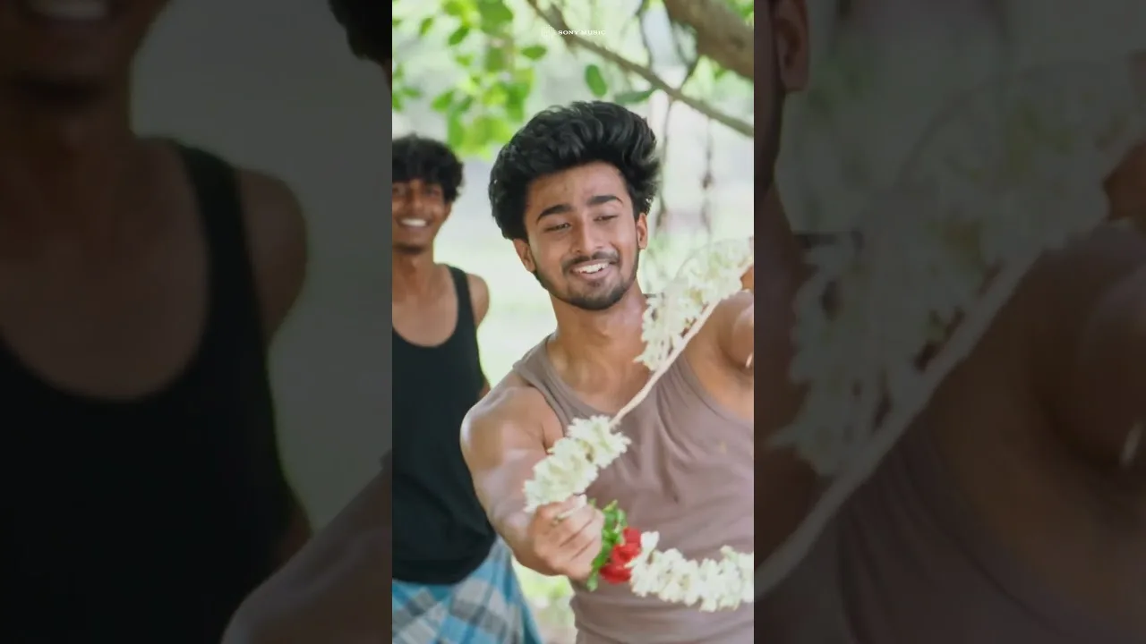 Othaiyadi Pathayila (Song)